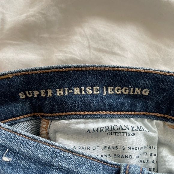 American Eagle Blue Jeans Size 6 - Picture 4 of 4